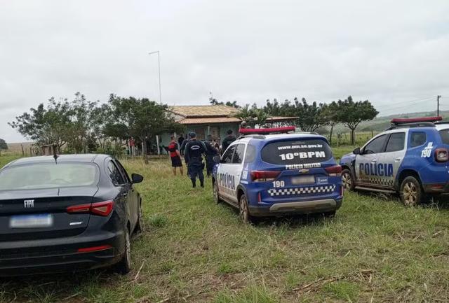 Homem armado mantém seis pessoas em cárcere durante tentativa de assalto em Graccho Cardoso
