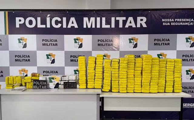 Polícia apreende 150 quilos de droga após abordagem a carro de aplicativo em Aracaju