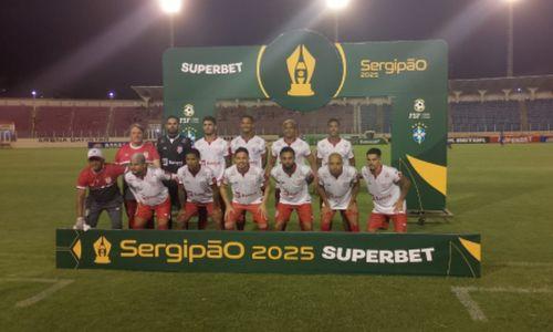 Sergipe vence o Carmópolis por 2 a 1 e conquista a primeira vitória no Campeonato Sergipano