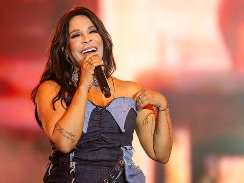 Saída de Silvânia Aquino da Calcinha Preta causa repercussão e faz prefeitura de AL consultar público sobre show da banda