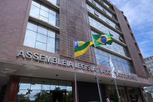 Alese aprova reajuste salarial e adicional de risco para policiais e bombeiros