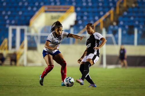 Corinthians vence o Bahia por 2 a 1 no Batistão, em Aracaju, e sai em vantagem nas quartas do Brasileiro Feminino