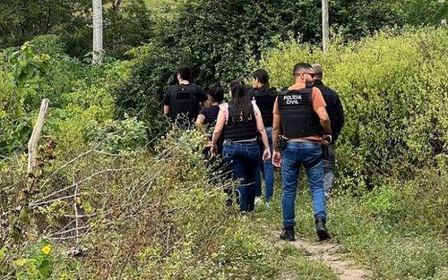 Suspeito de participar da morte  de grávida é morto em confronto; companheira era mantida em cárcere privado