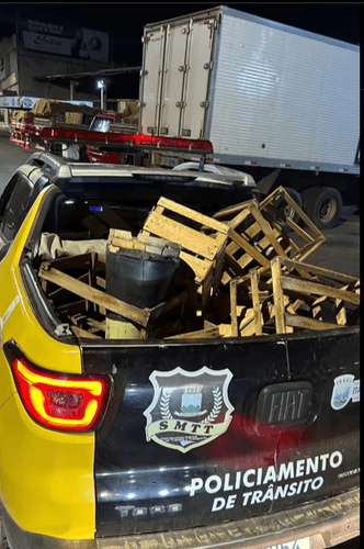 SMTT e Guarda Municipal removem objetos usados para “reservar” vagas na feira de Itabaiana