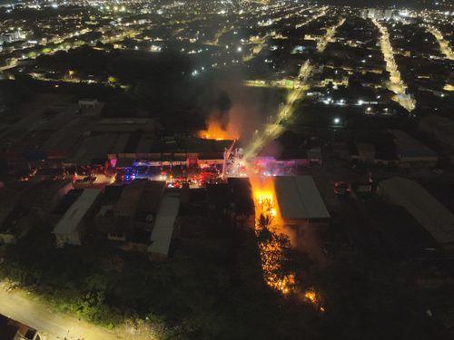 Incêndios em estabelecimentos comerciais mobilizam Corpo de Bombeiros em Aracaju