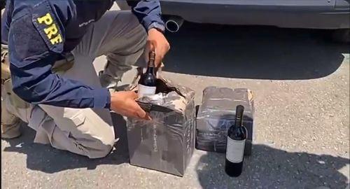PRF apreende 91 garrafas de vinhos argentinos sem nota fiscal na BR-235 em Itabaiana