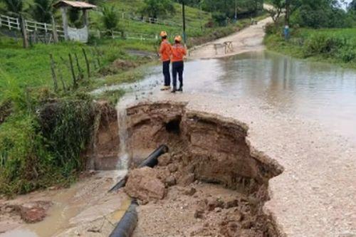 Após fortes chuvas, adutora rompe e provoca transtornos em Umbaúba