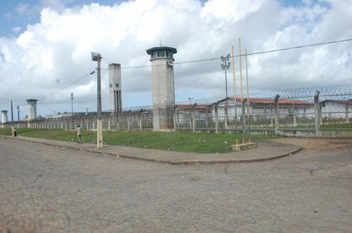 Flagrante no Copemcan: policial penal tenta entregar celulares a presos e é detido