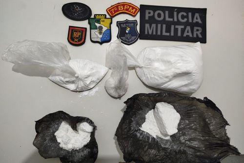 Dois homens são presos com 800g de cocaína em Lagarto