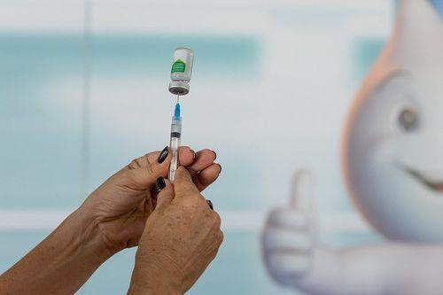 Cobertura vacinal abaixo do ideal contra gripe gera preocupações entre autoridades de saúde