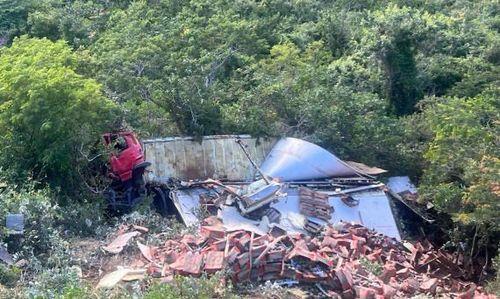 Caminhoneiro de Campo do Brito escapa ileso de grave acidente em Minas Gerais